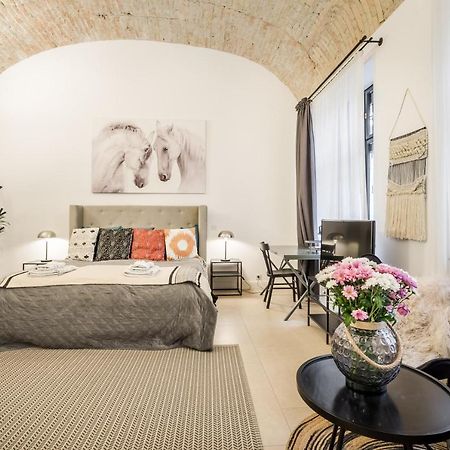 Urban Stable Luxury Apartments Budapest Eksteriør billede