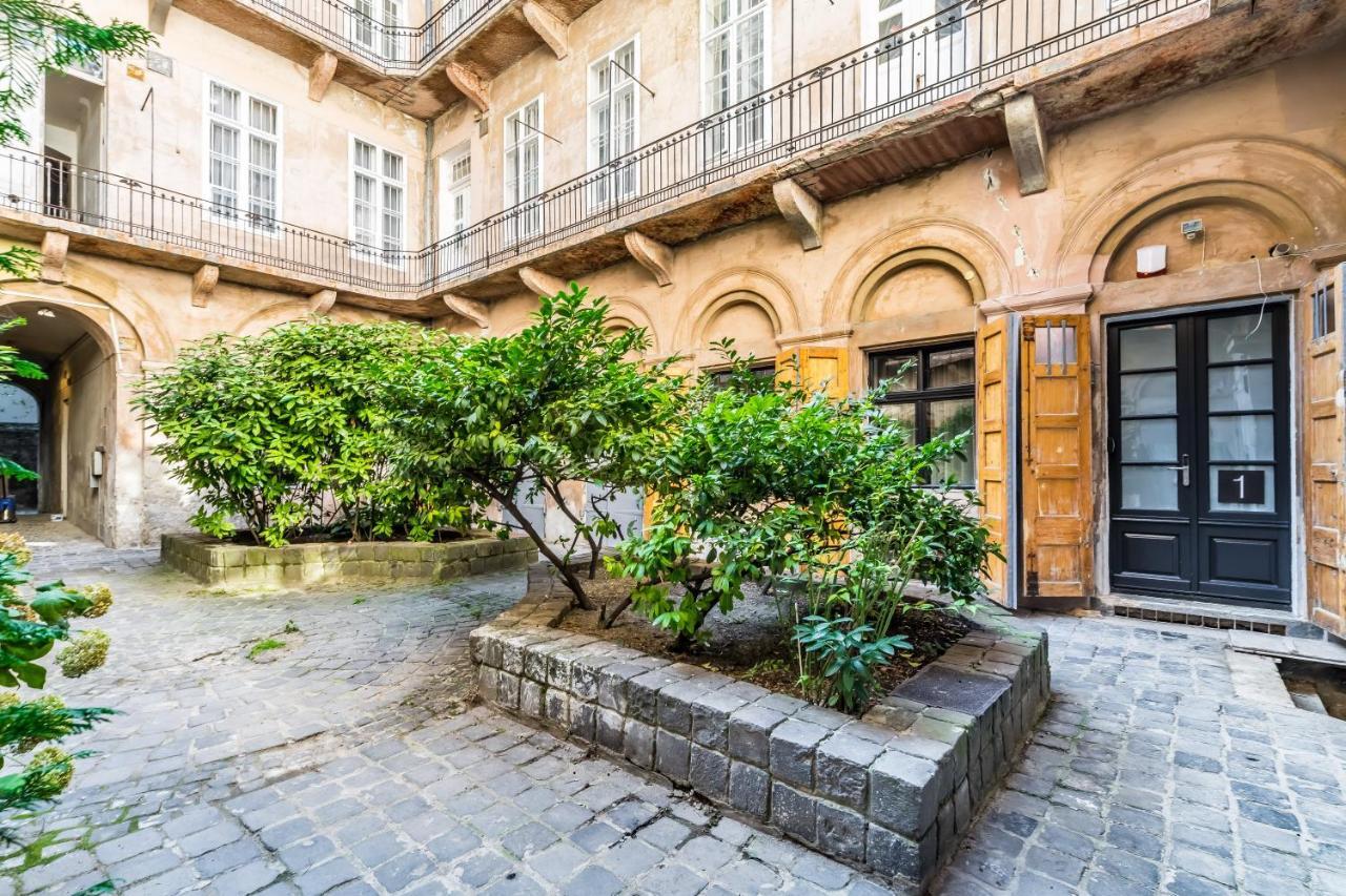 Urban Stable Luxury Apartments Budapest Eksteriør billede
