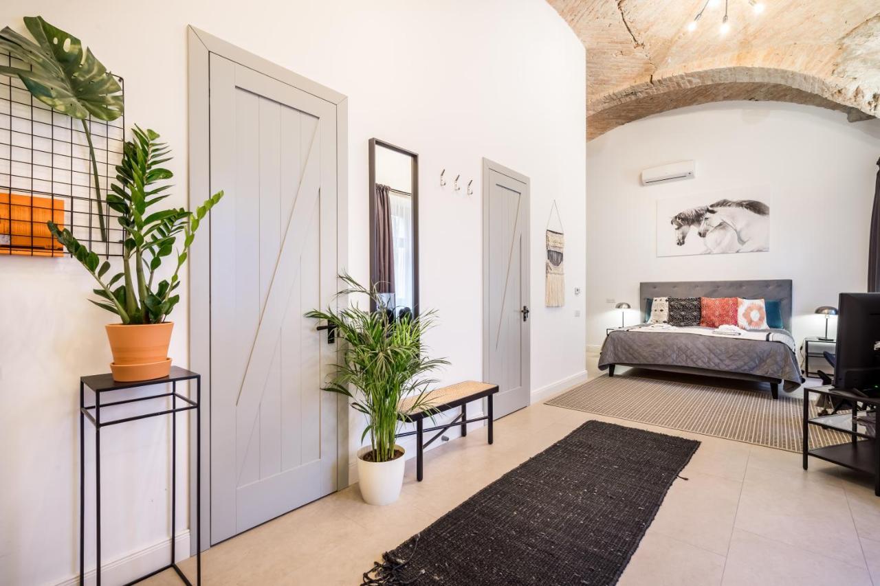 Urban Stable Luxury Apartments Budapest Eksteriør billede