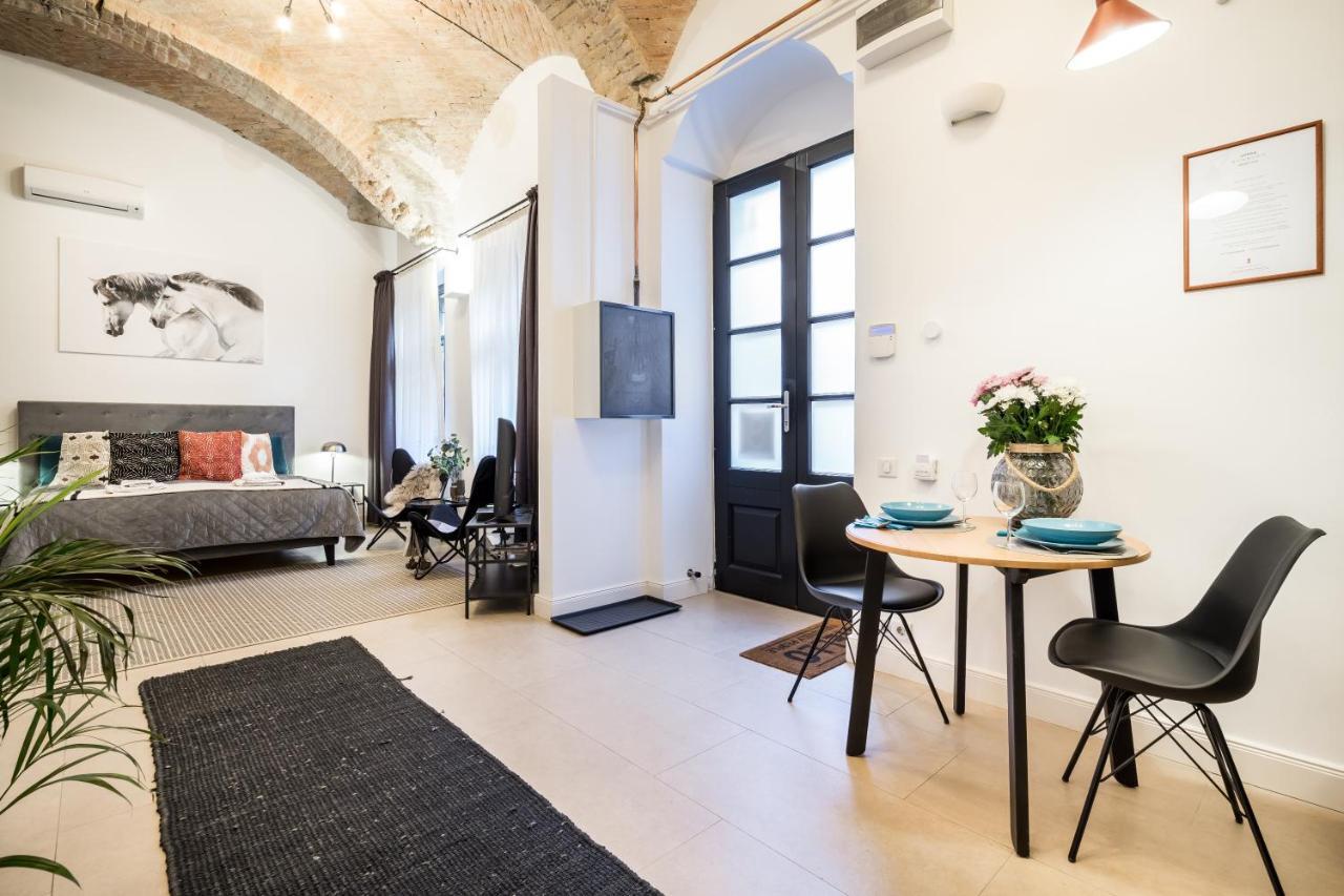 Urban Stable Luxury Apartments Budapest Eksteriør billede