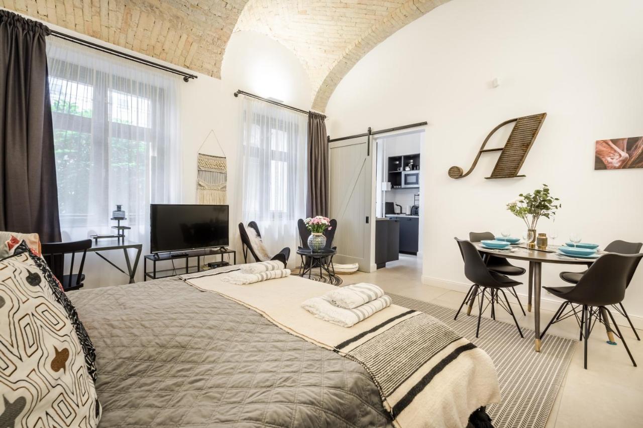 Urban Stable Luxury Apartments Budapest Eksteriør billede