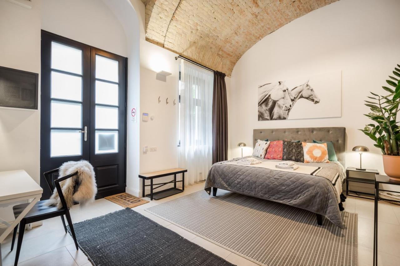 Urban Stable Luxury Apartments Budapest Eksteriør billede