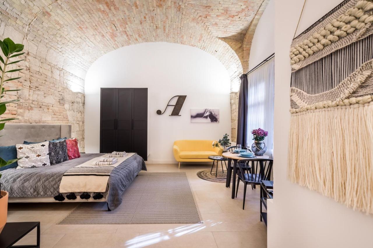 Urban Stable Luxury Apartments Budapest Eksteriør billede