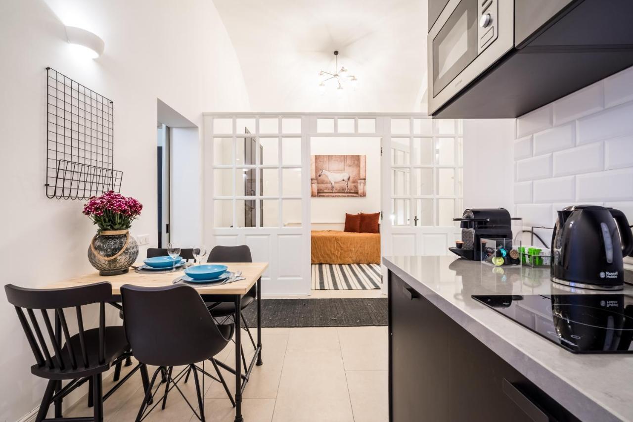 Urban Stable Luxury Apartments Budapest Eksteriør billede